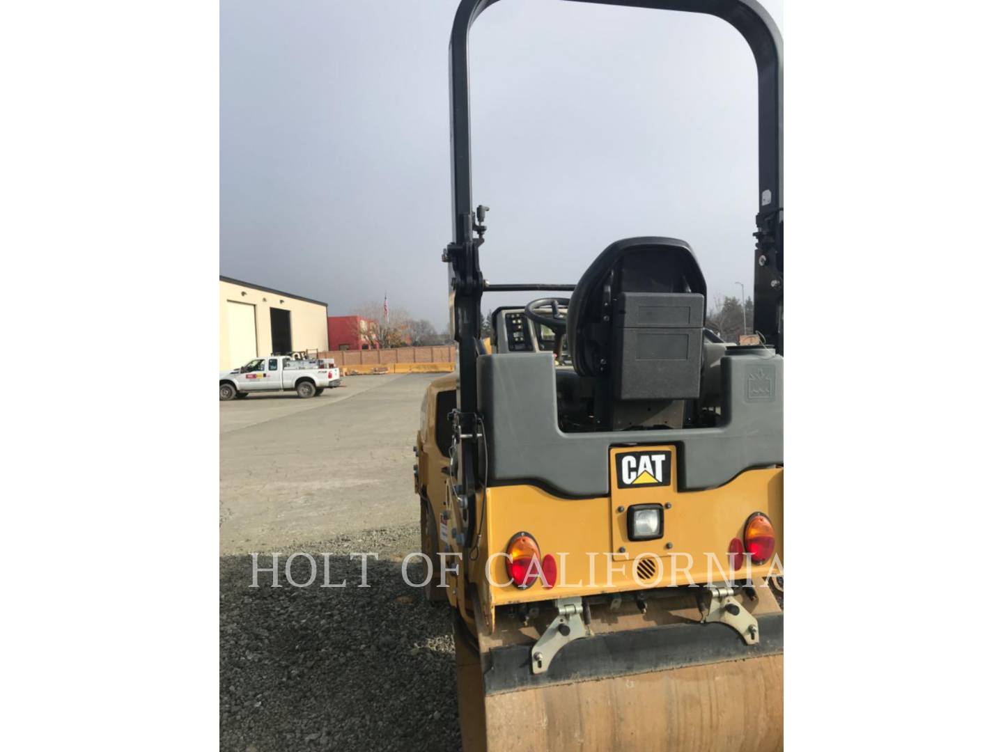 2017 Caterpillar CB22 Compactor