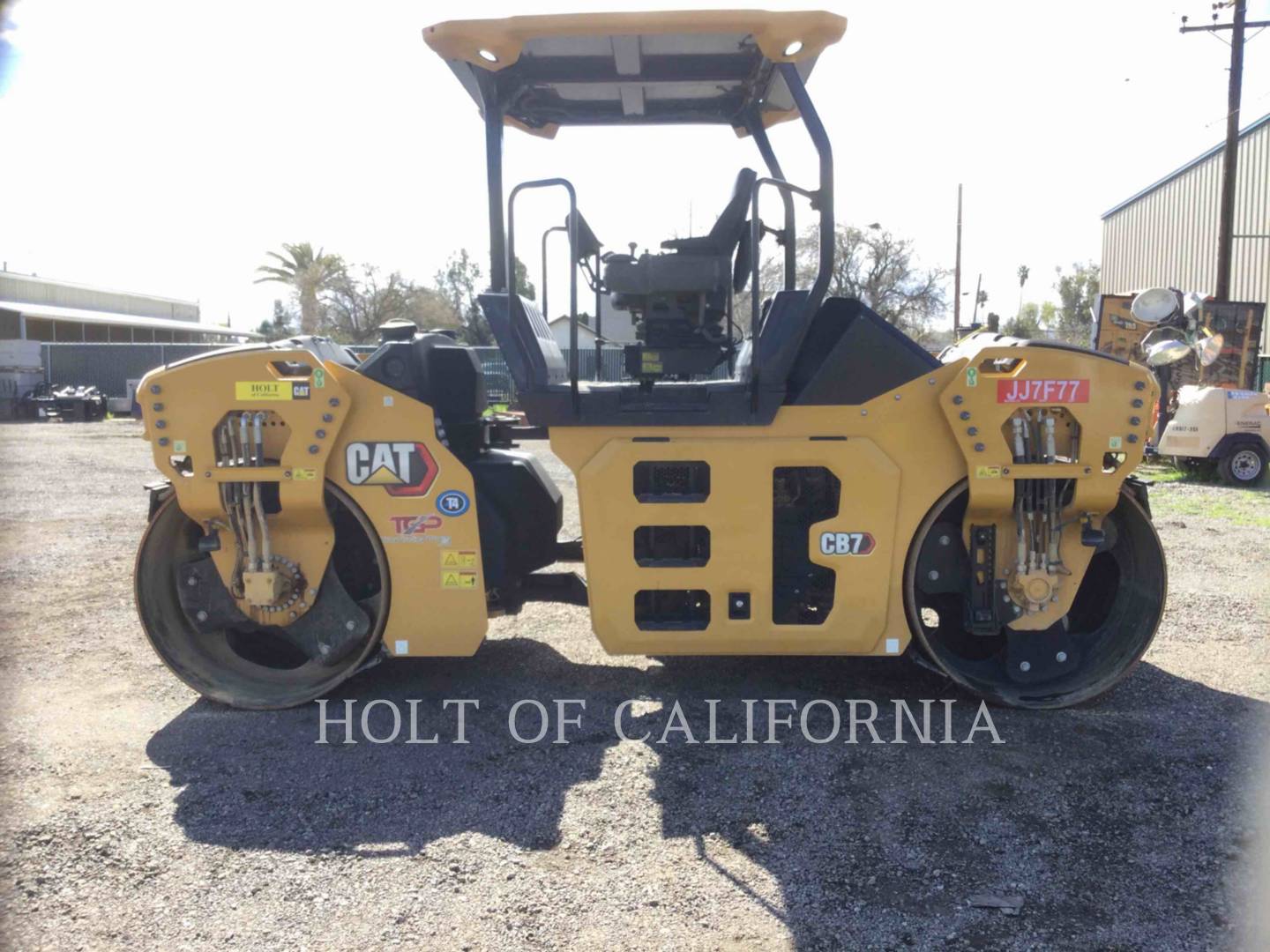 2020 Caterpillar CB7 Compactor