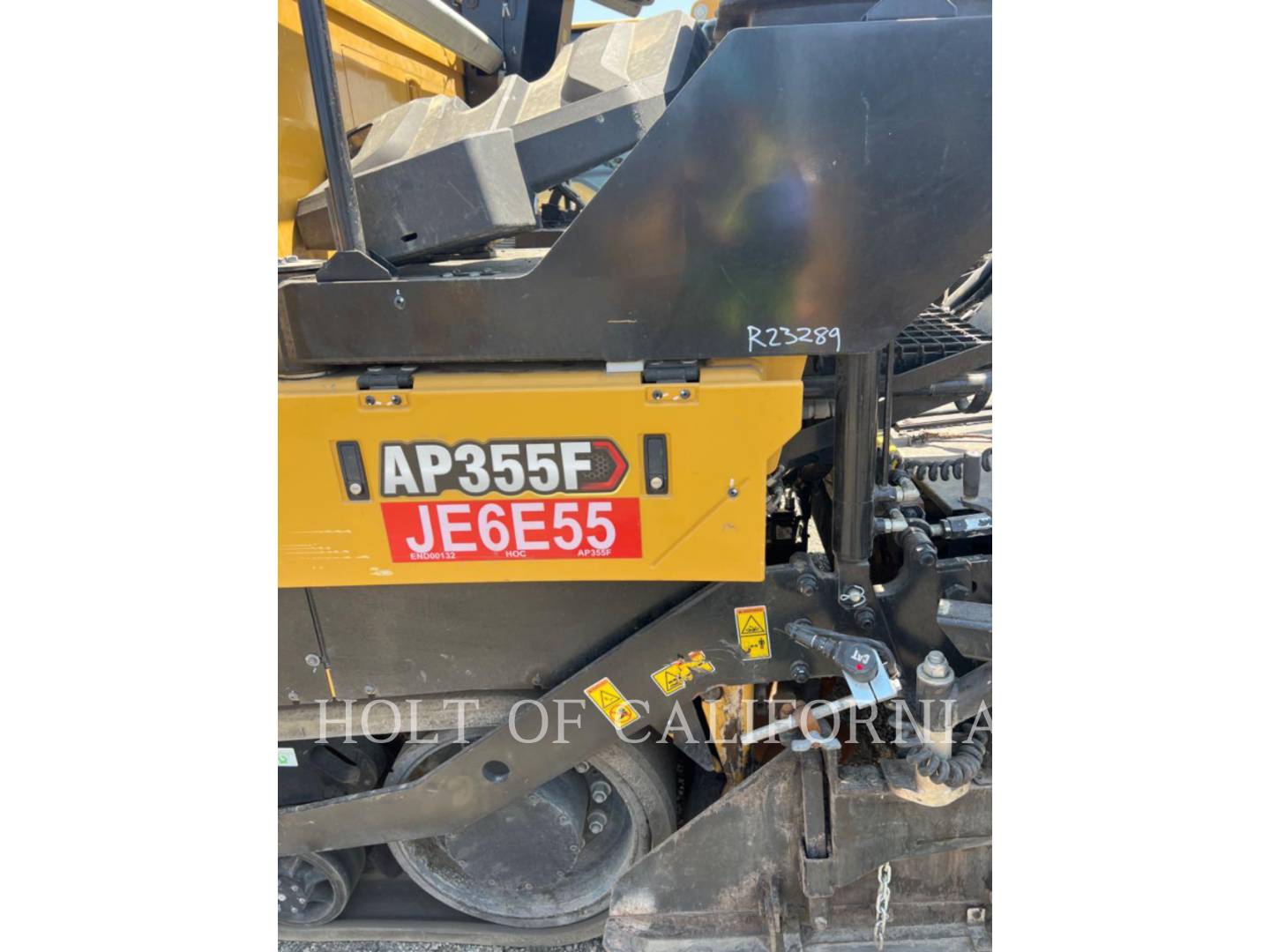 2022 Caterpillar AP355F Paver