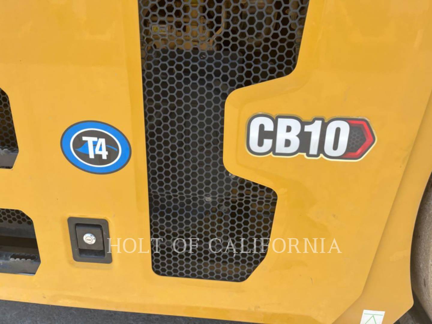 2020 Caterpillar CB10 Compactor