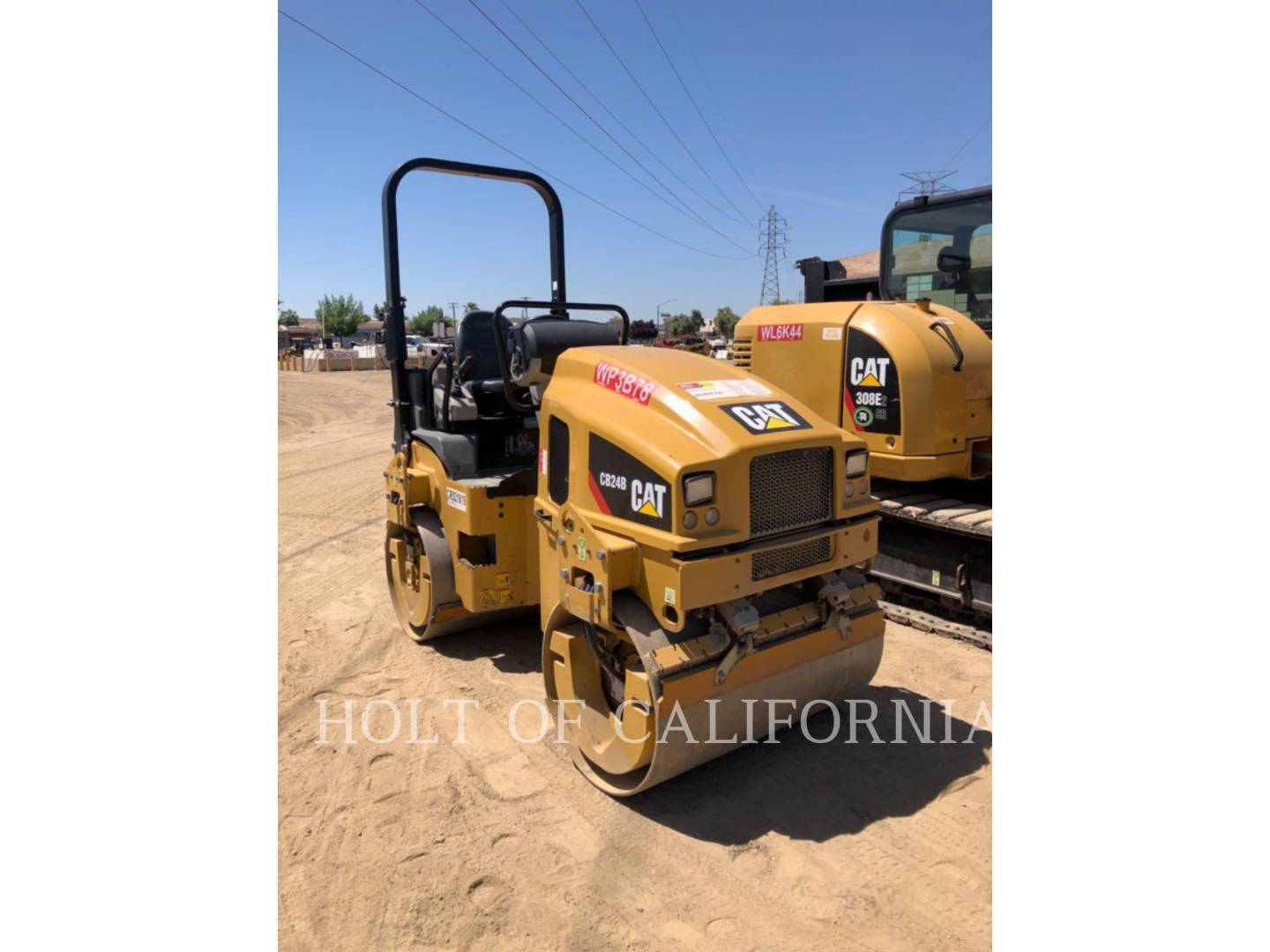 2019 Caterpillar CB24 Compactor