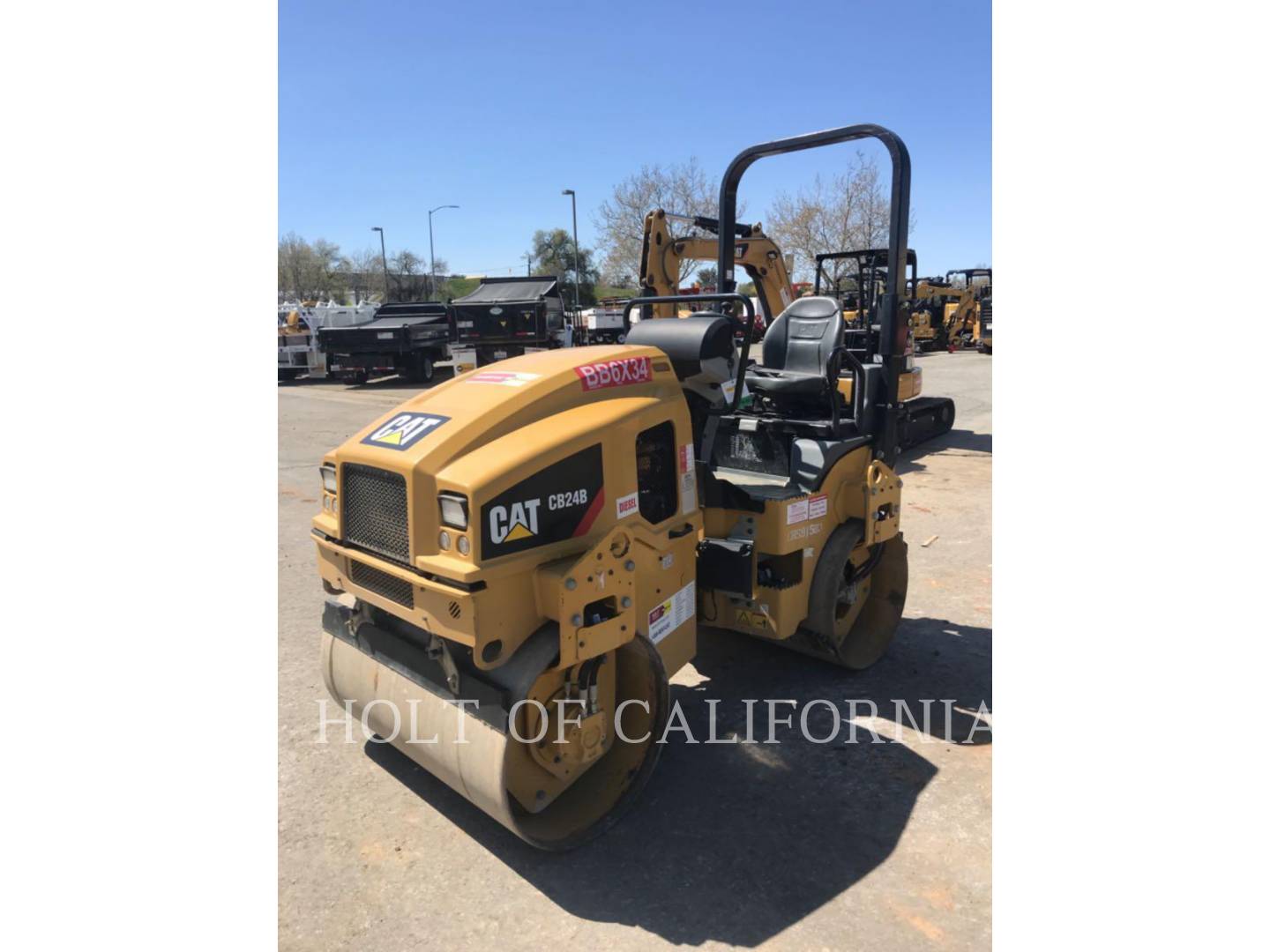 2020 Caterpillar CB24 Compactor