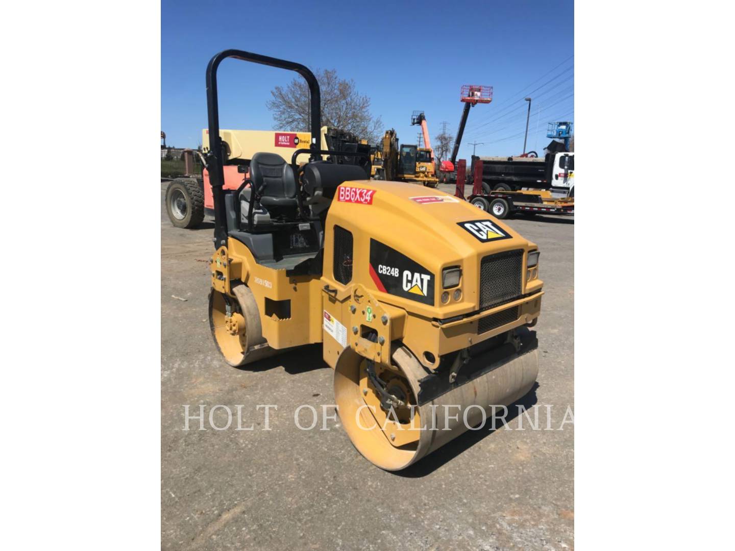 2020 Caterpillar CB24 Compactor