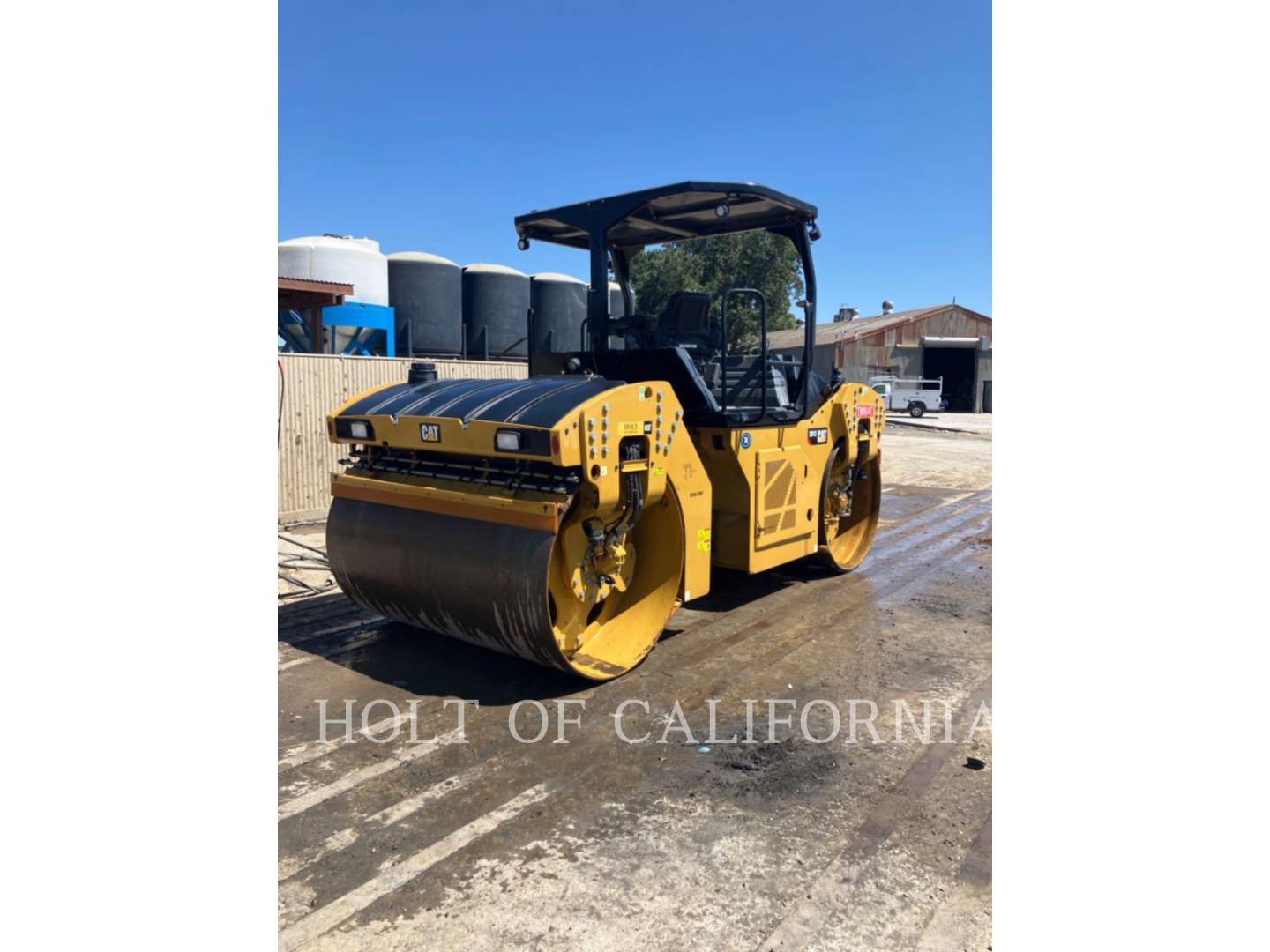 2019 Caterpillar CB13 Compactor