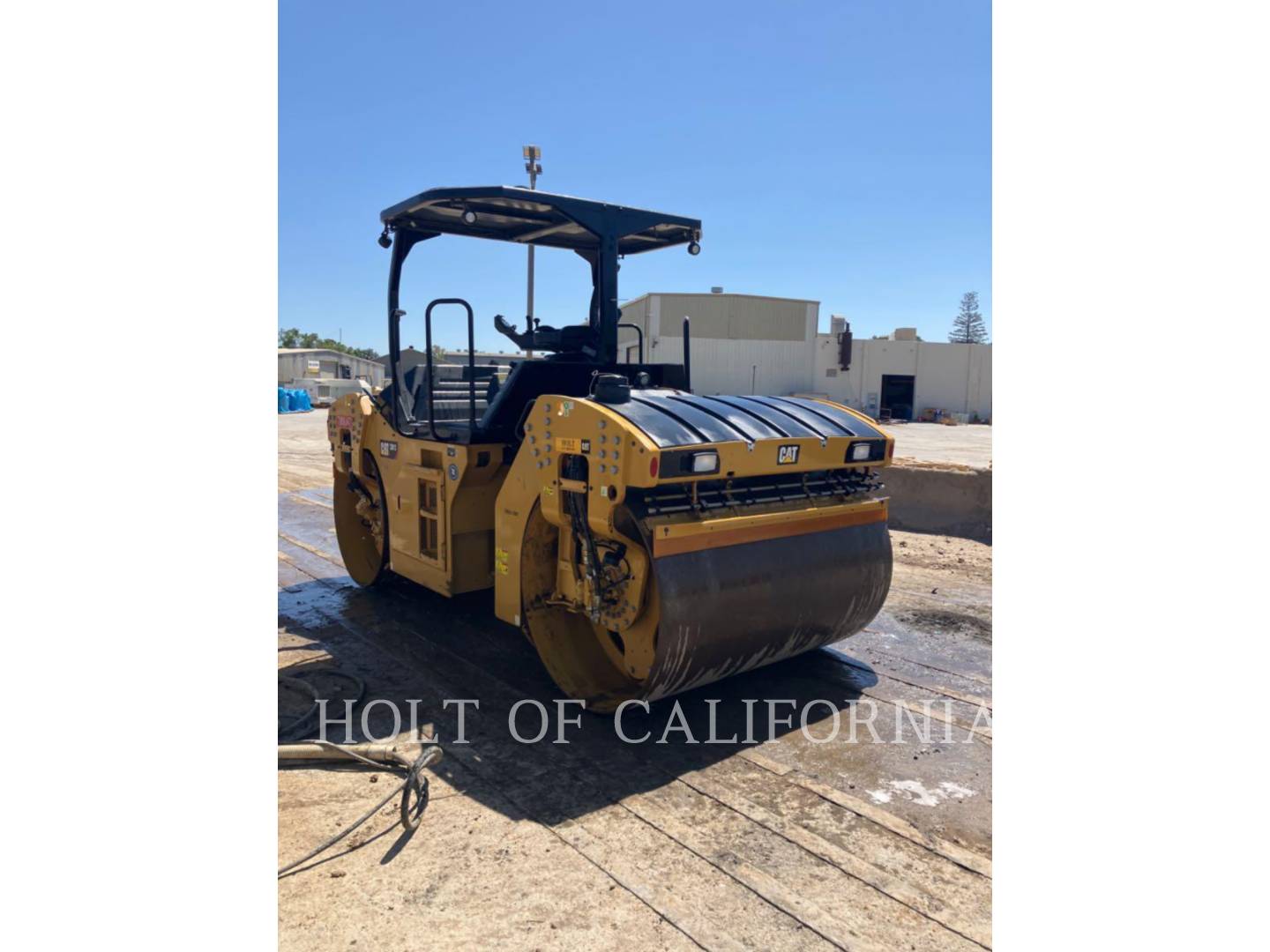 2019 Caterpillar CB13 Compactor