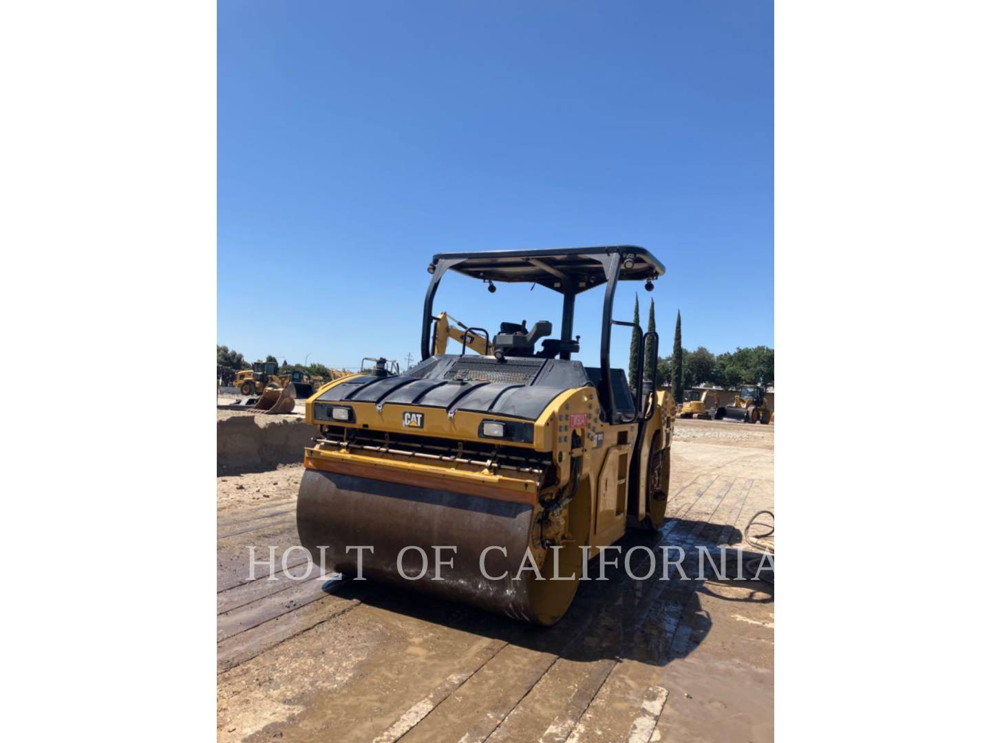 2019 Caterpillar CB13 Compactor