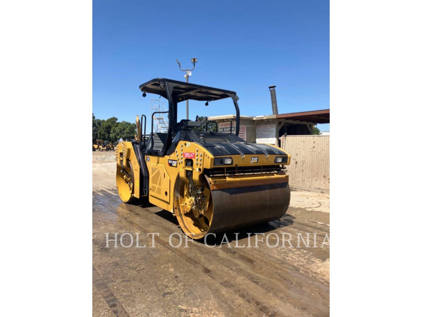 2019 Caterpillar CB13 Compactor