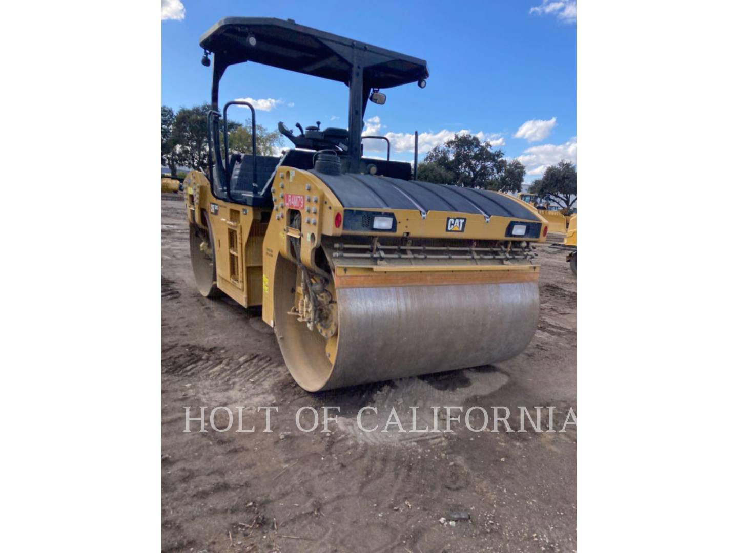 2019 Caterpillar CB13 Compactor