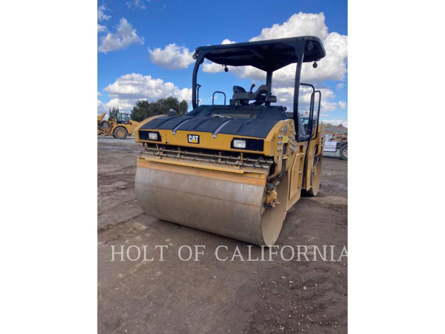 2019 Caterpillar CB13 Compactor