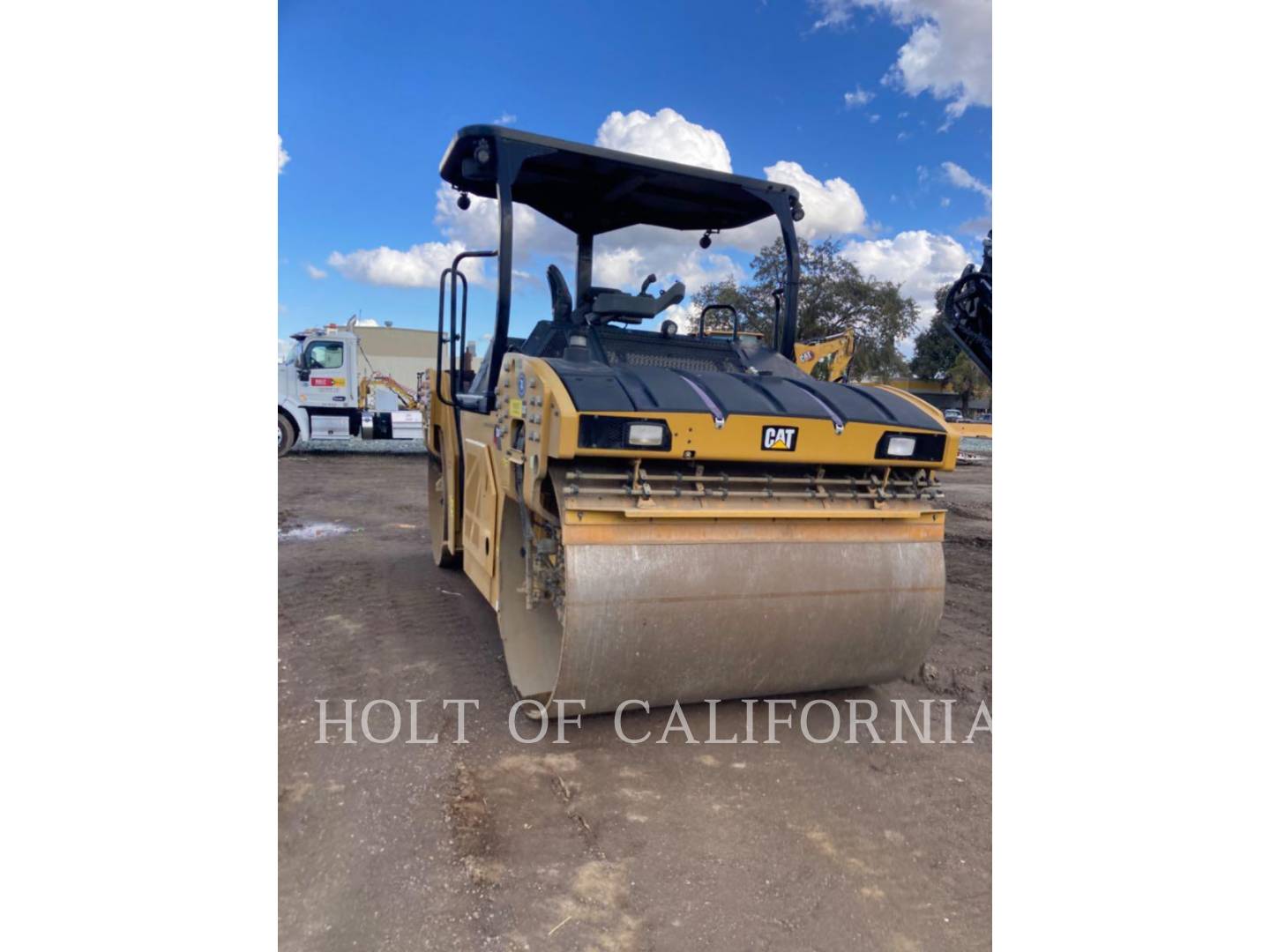 2019 Caterpillar CB13 Compactor