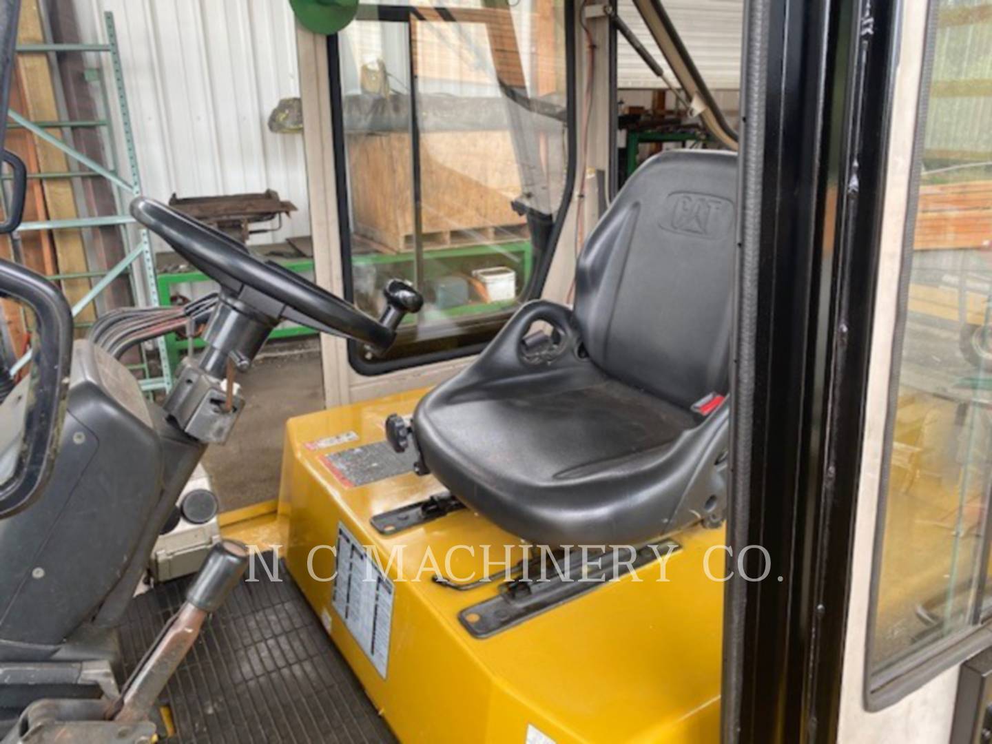 2005 Caterpillar DP70 Forklift