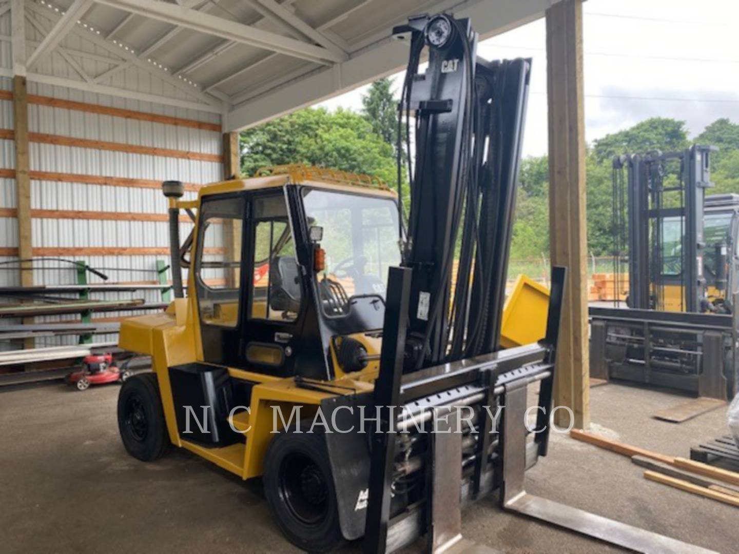 2005 Caterpillar DP70 Forklift