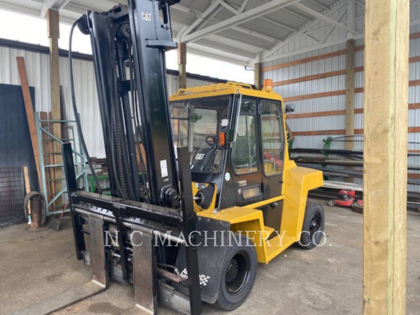 2005 Caterpillar DP70 Forklift