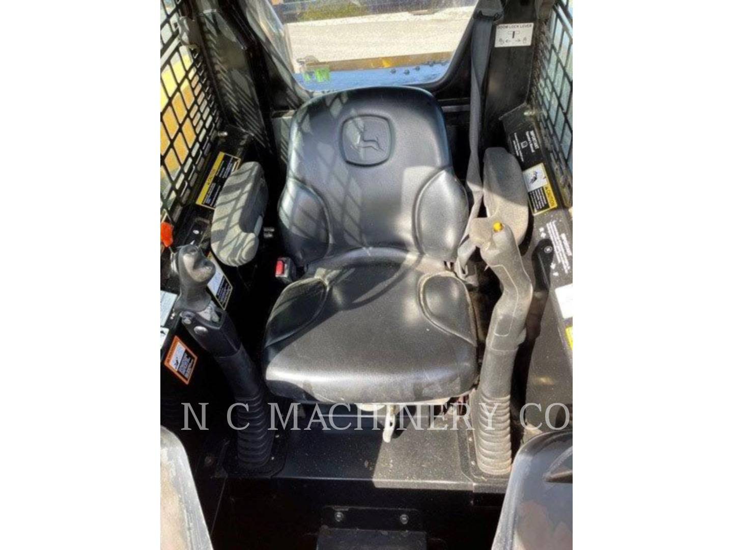 2006 John Deere 332 Skid Steer Loader