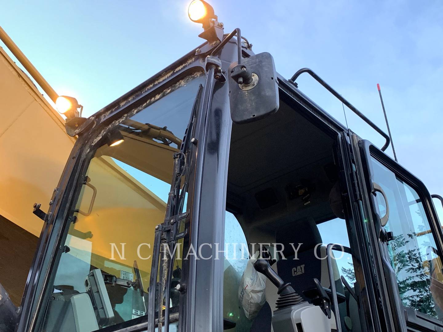 2019 Caterpillar 390F Excavator