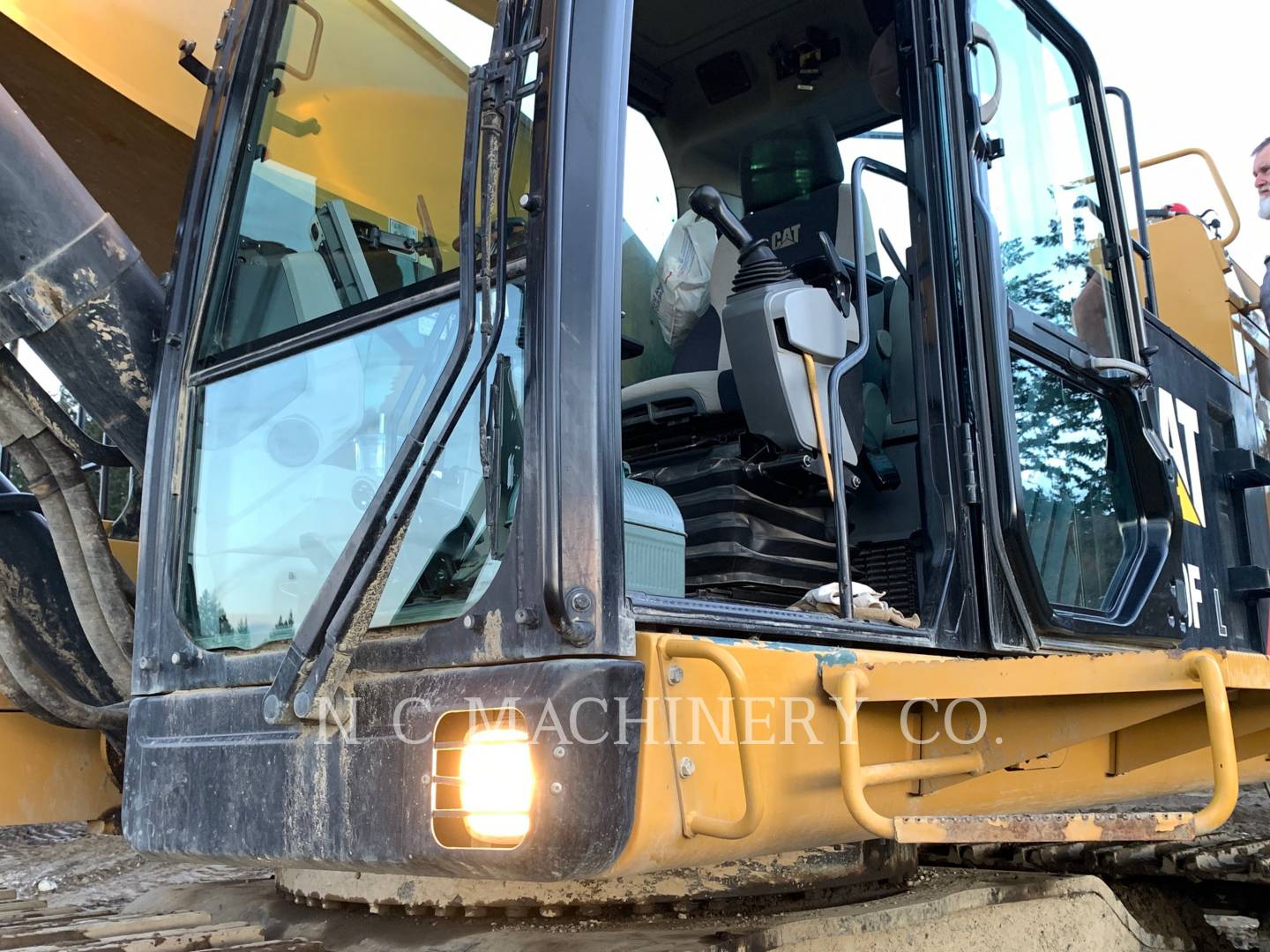 2019 Caterpillar 390F Excavator