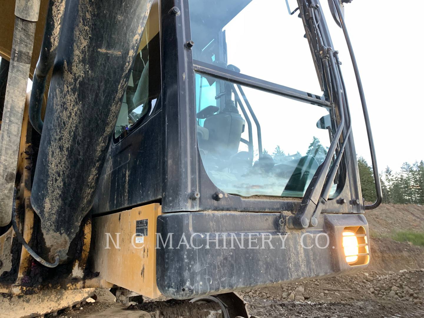 2019 Caterpillar 390F Excavator