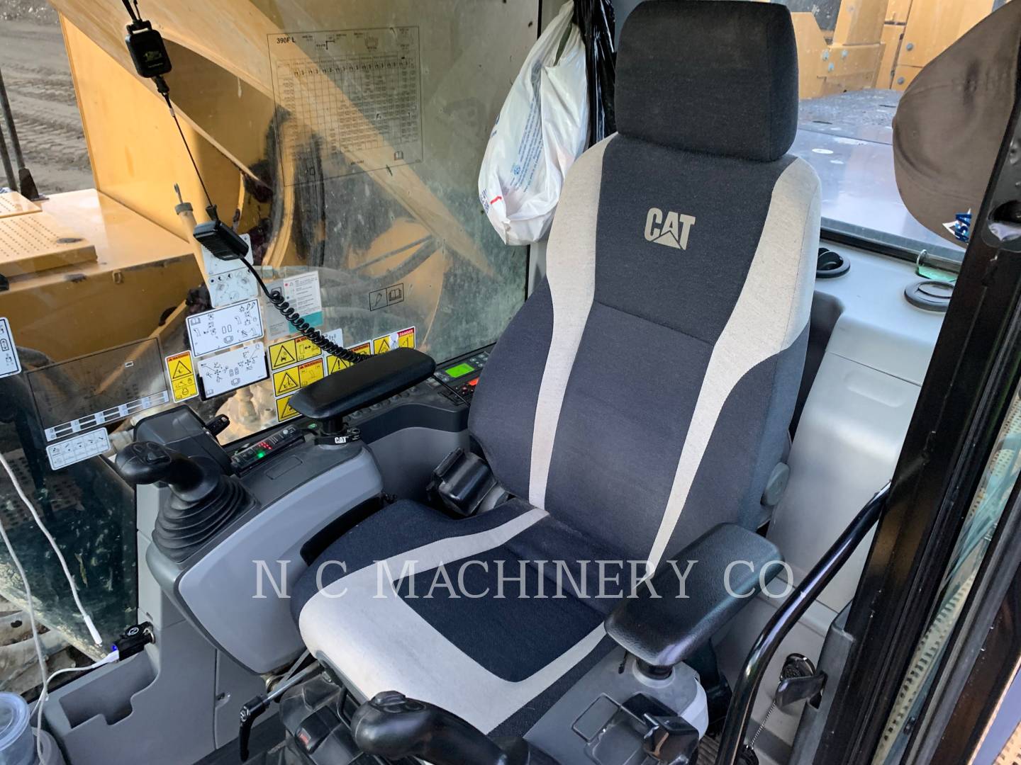 2019 Caterpillar 390F Excavator