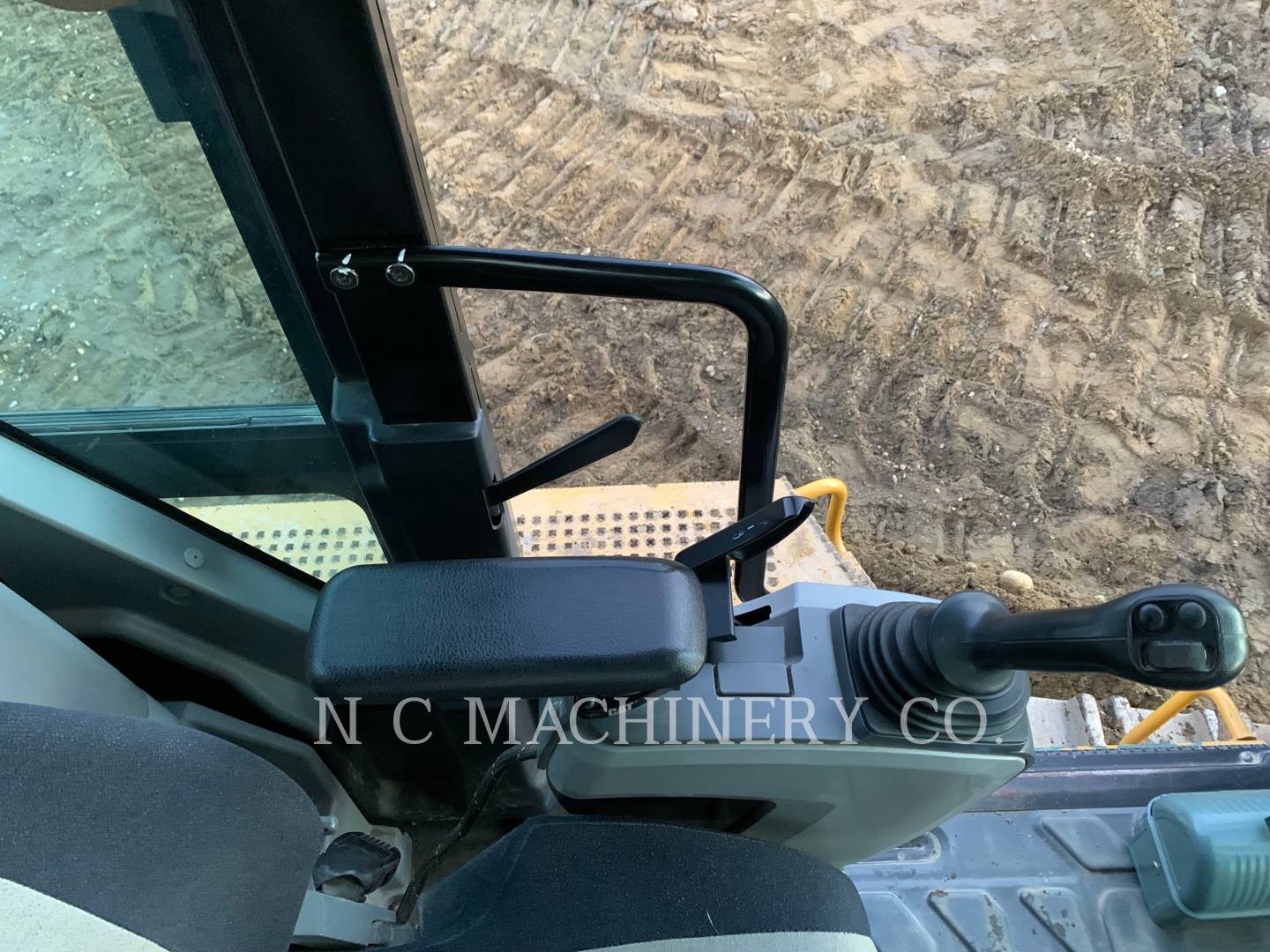 2019 Caterpillar 390F Excavator