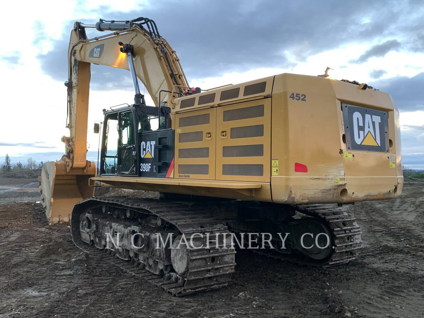 2019 Caterpillar 390F Excavator