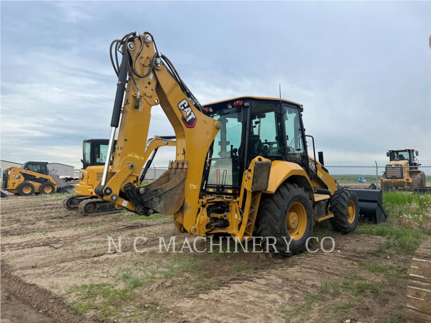 2021 Caterpillar 420 XE Tractor Loader Backhoe