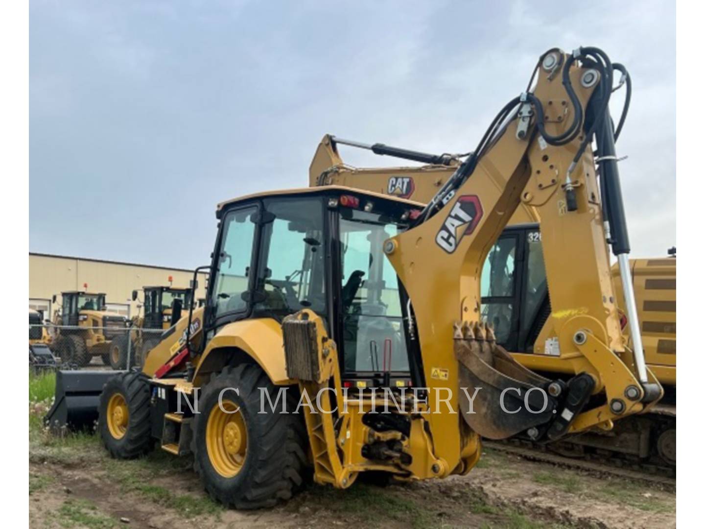 2021 Caterpillar 420 XE Tractor Loader Backhoe