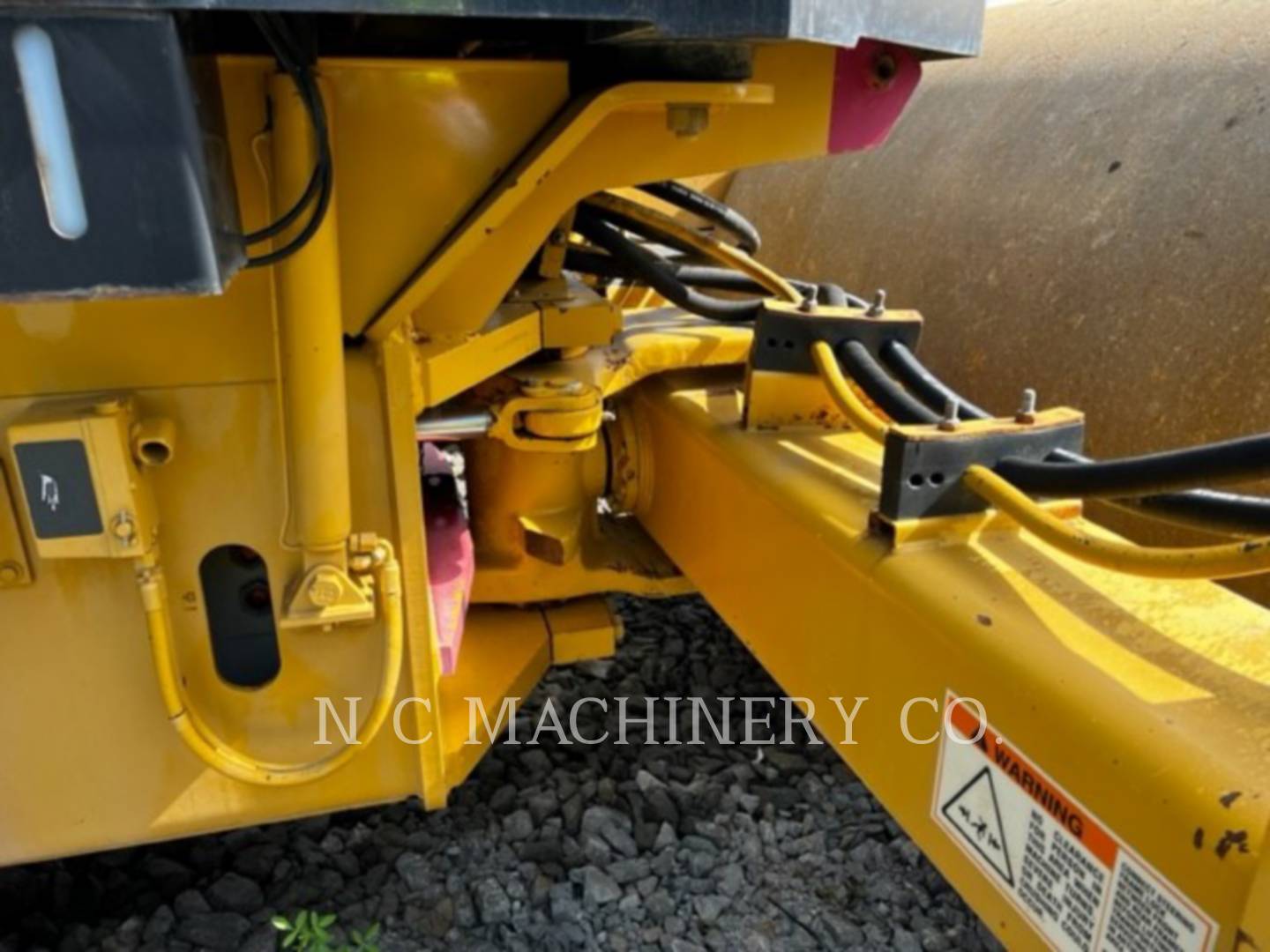 2007 Caterpillar CS683E Paver