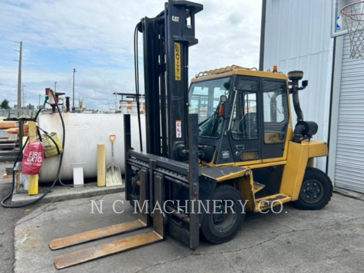 2005 Caterpillar DP70 Forklift