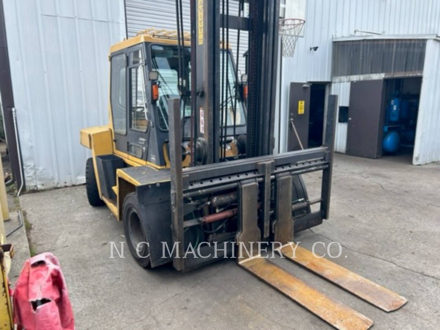 2005 Caterpillar DP70 Forklift