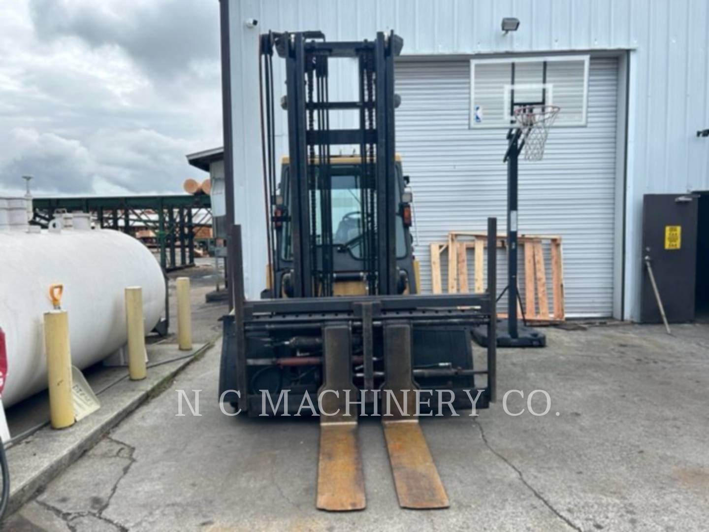 2005 Caterpillar DP70 Forklift