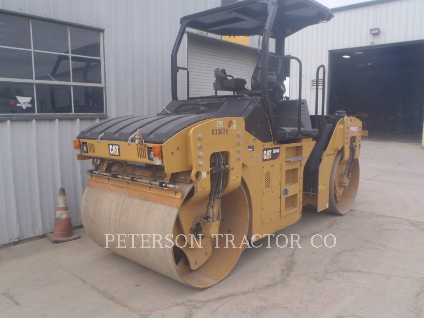 2015 Caterpillar CB44B Vibratory Double