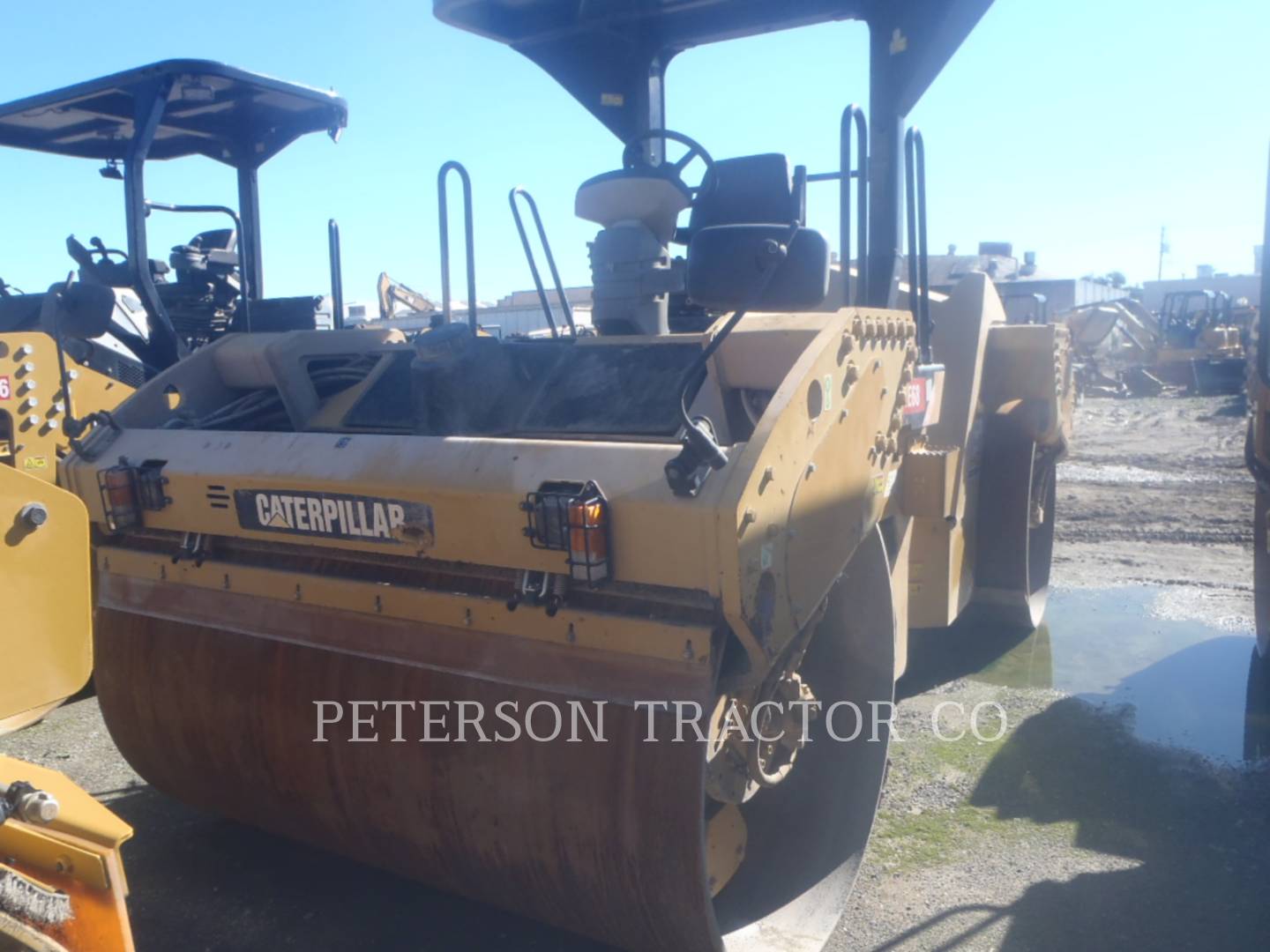 2010 Caterpillar CB64 Vibratory Double