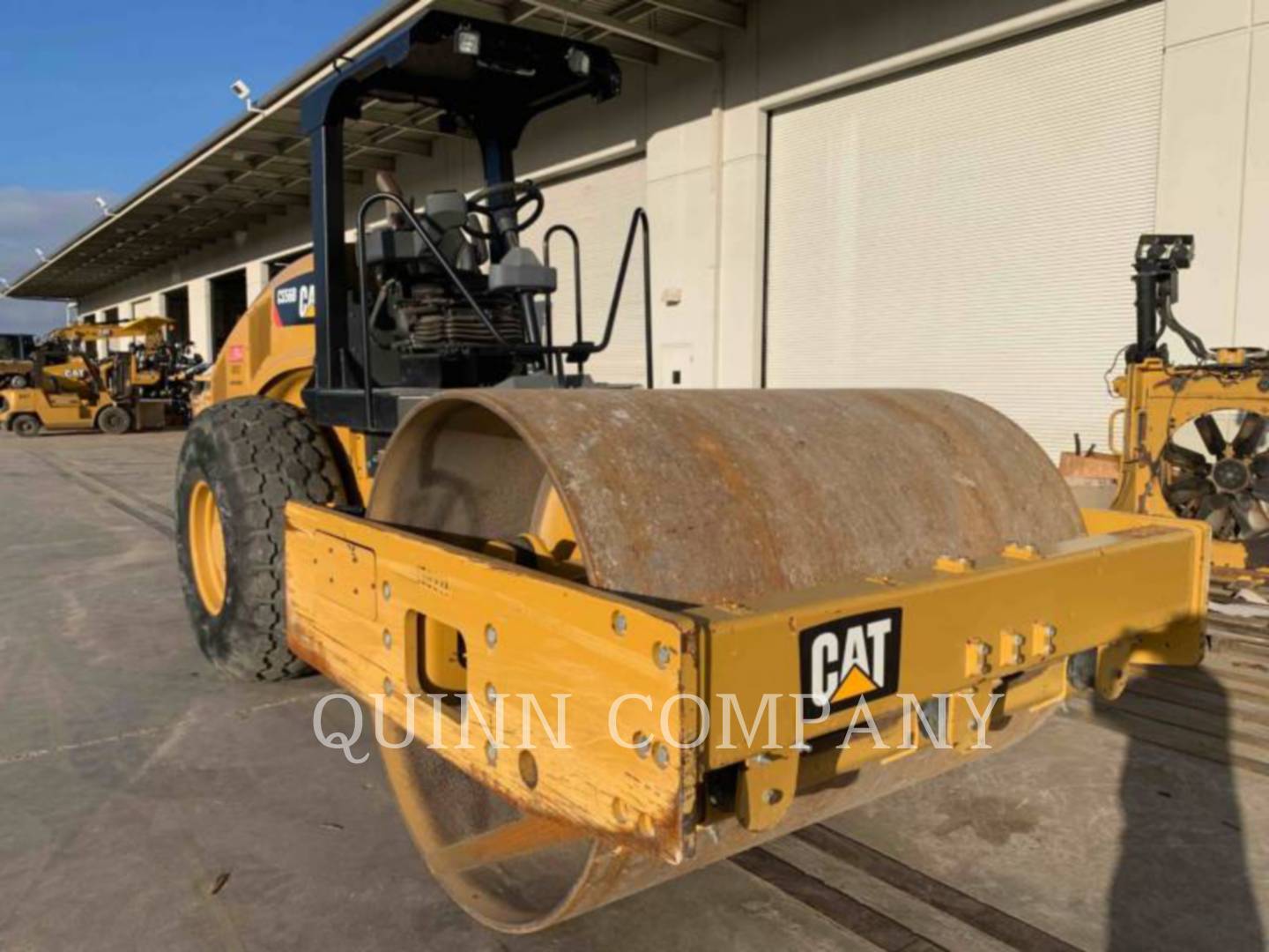 2015 Caterpillar CS56B Asphalt Distributor