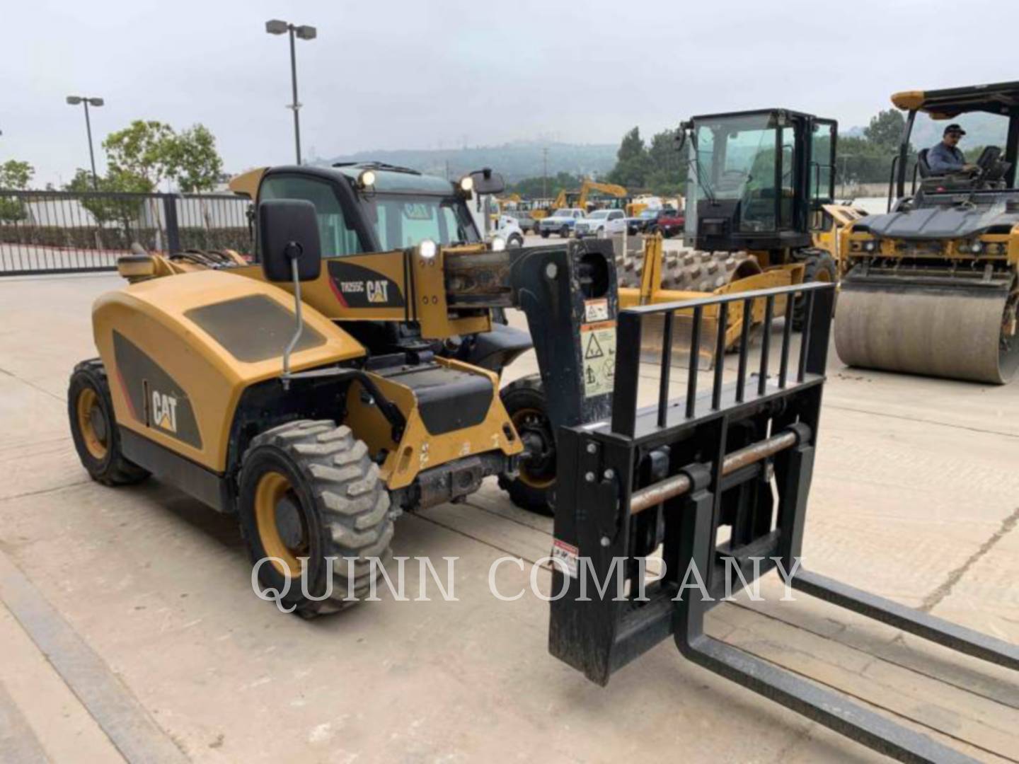 2016 Caterpillar TH255C TeleHandler