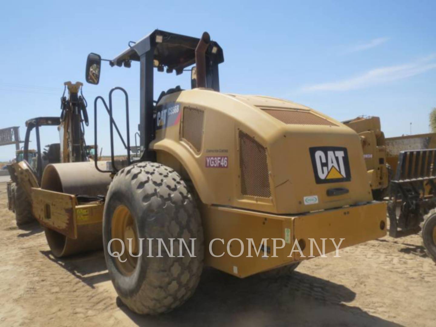 2015 Caterpillar CS56B Asphalt Distributor