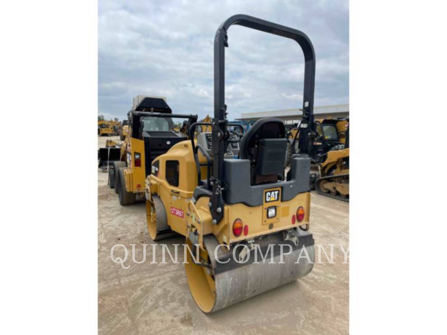 2016 Caterpillar CB24B Vibratory Double