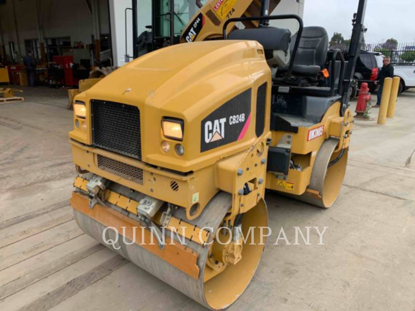 2017 Caterpillar CB24B Asphalt Distributor