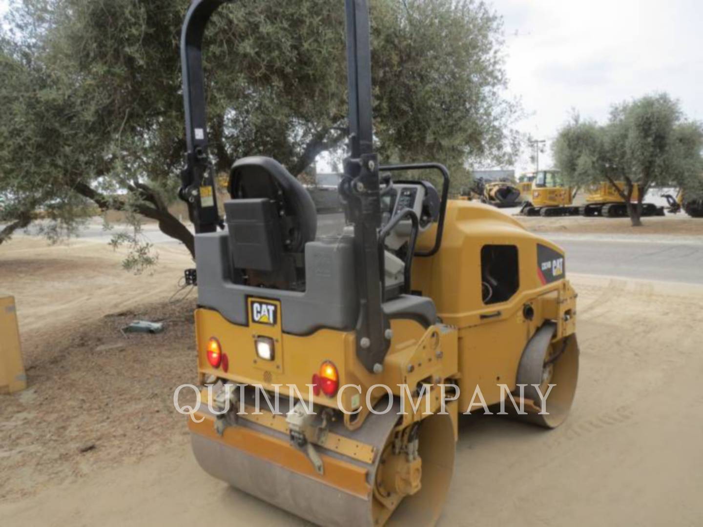 2019 Caterpillar CB24B Asphalt Distributor