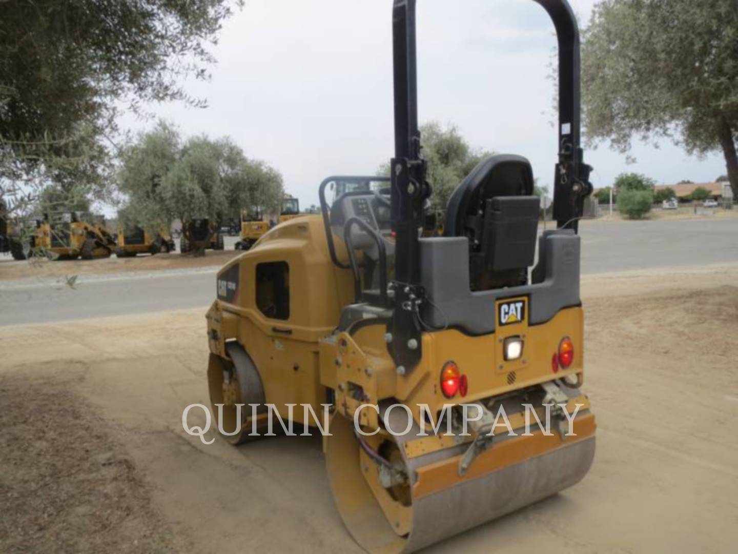 2019 Caterpillar CB24B Asphalt Distributor