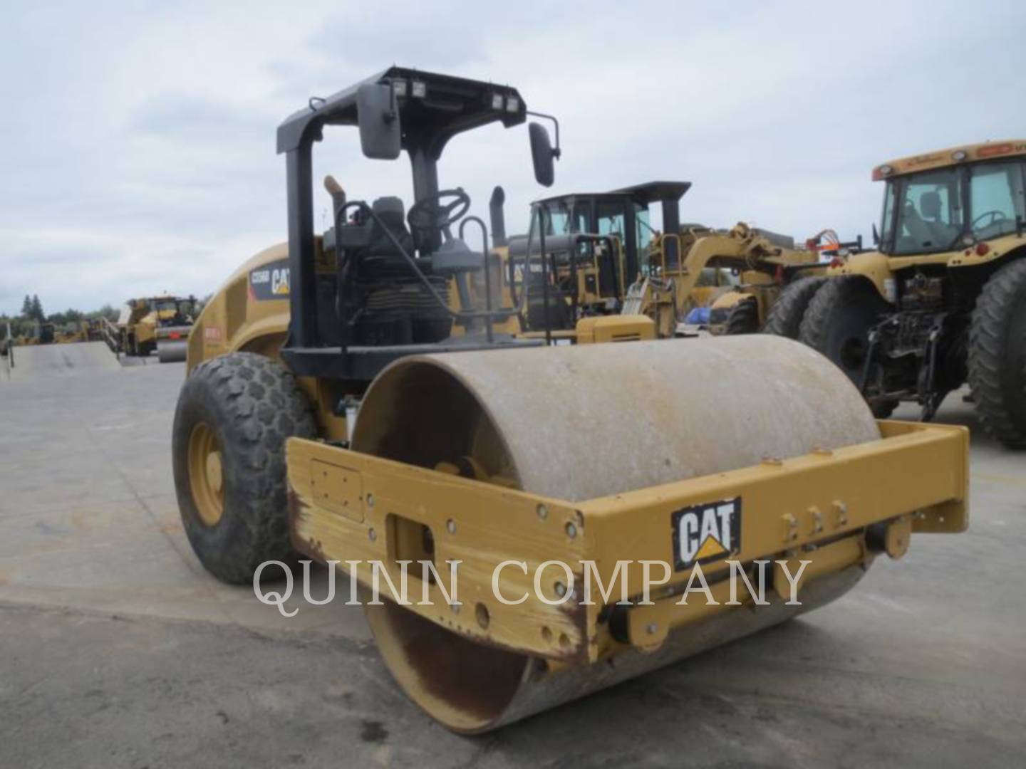 2016 Caterpillar CS56B Asphalt Distributor