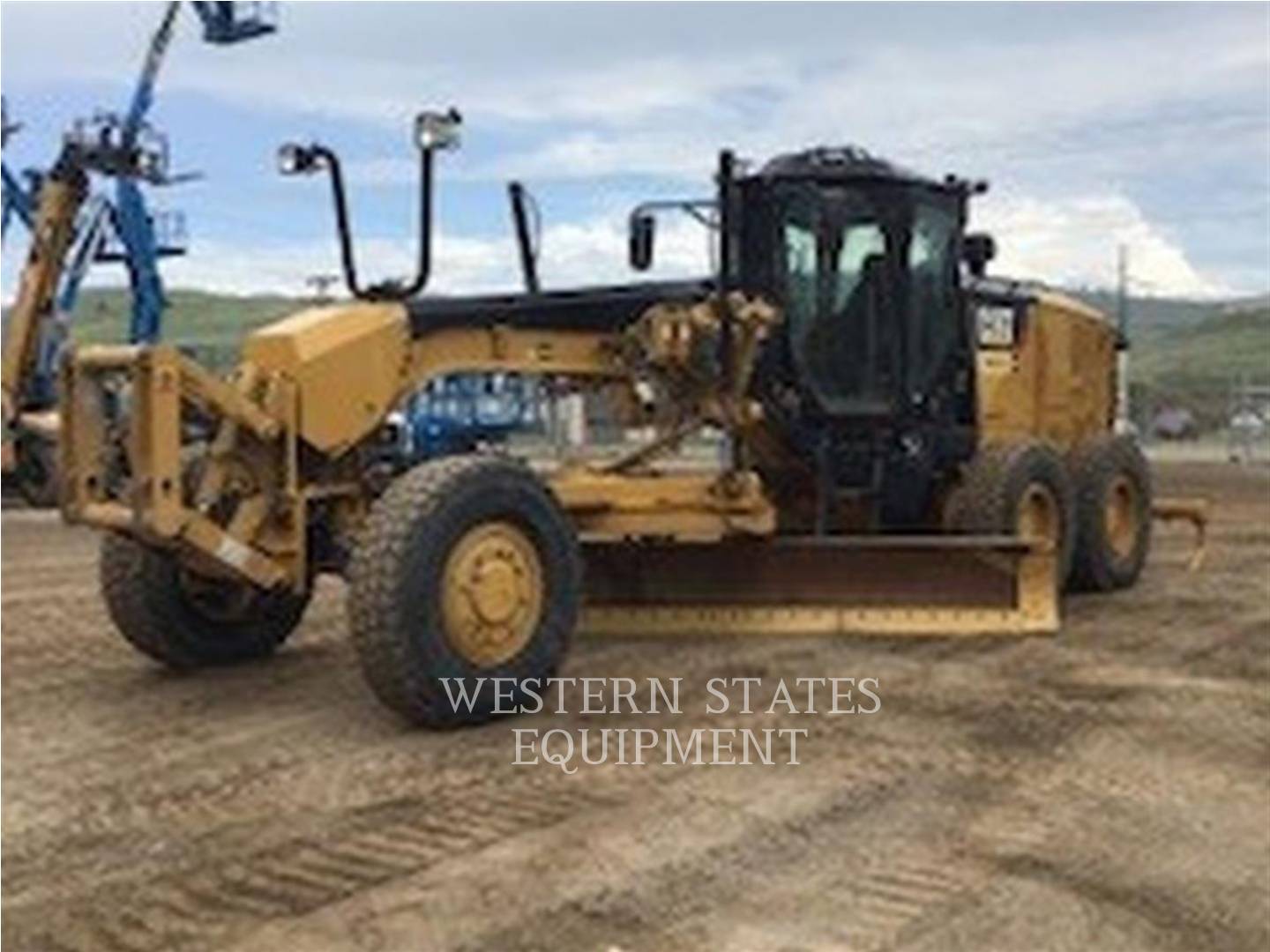 2017 Caterpillar 160M3 AWD Grader - Road