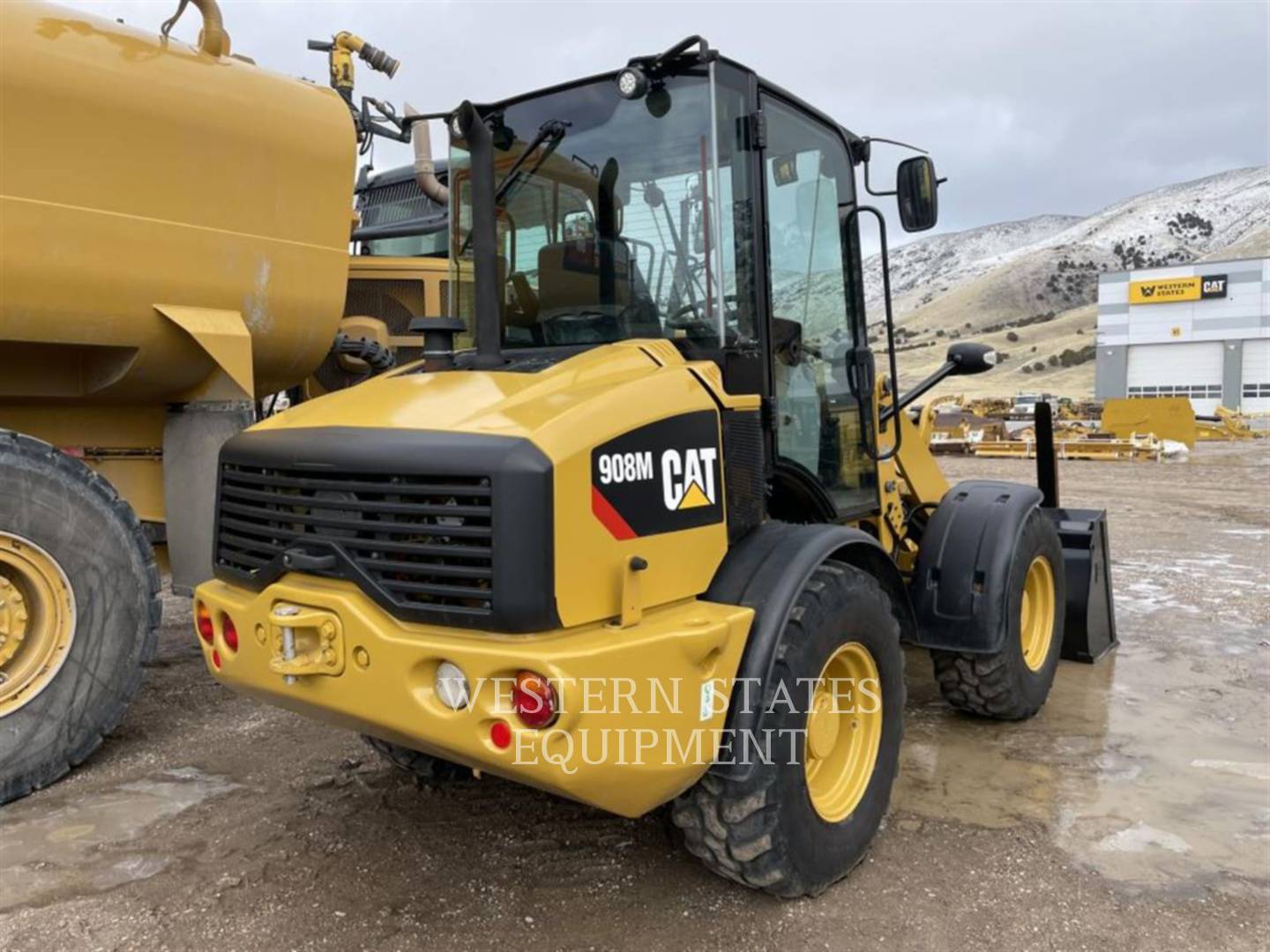 2019 Caterpillar 908M Wheel Loader