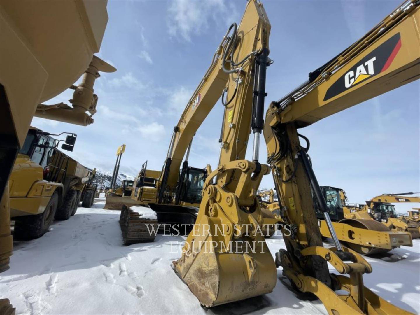 2021 Caterpillar 349 Excavator