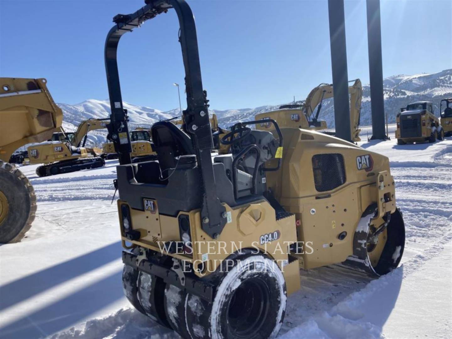 2022 Caterpillar CC4.0 Vibratory Double