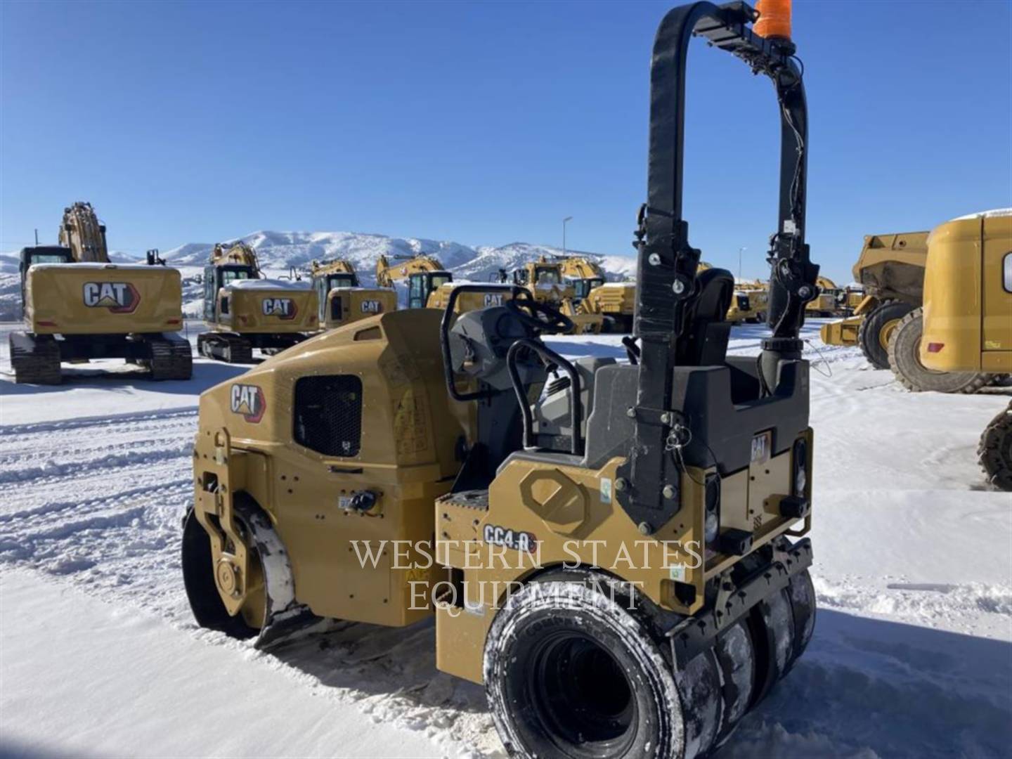 2022 Caterpillar CC4.0 Vibratory Double