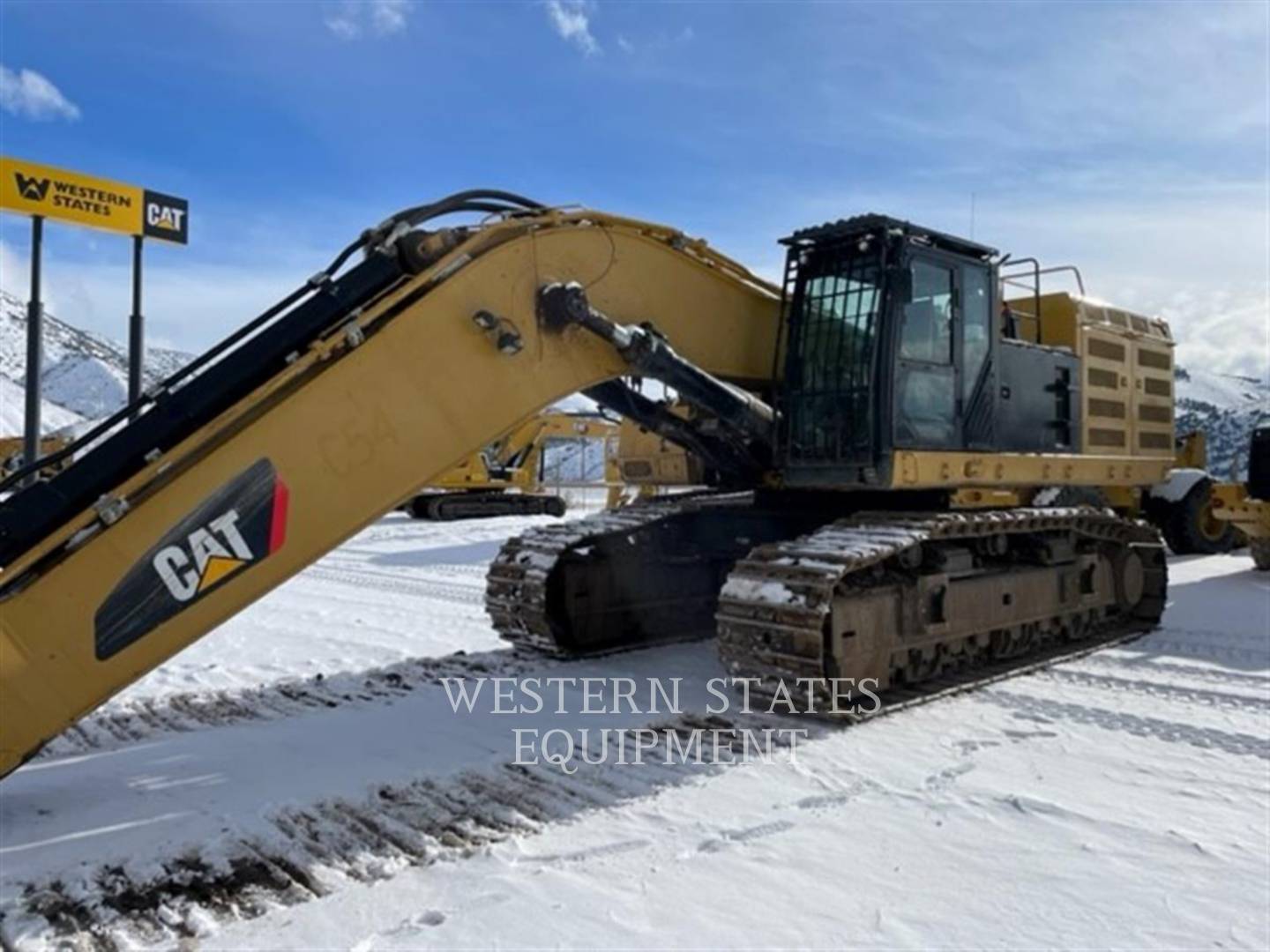 2015 Caterpillar 390F Excavator