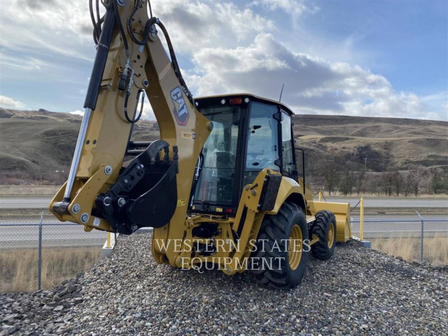 2022 Caterpillar 420 Tractor Loader Backhoe