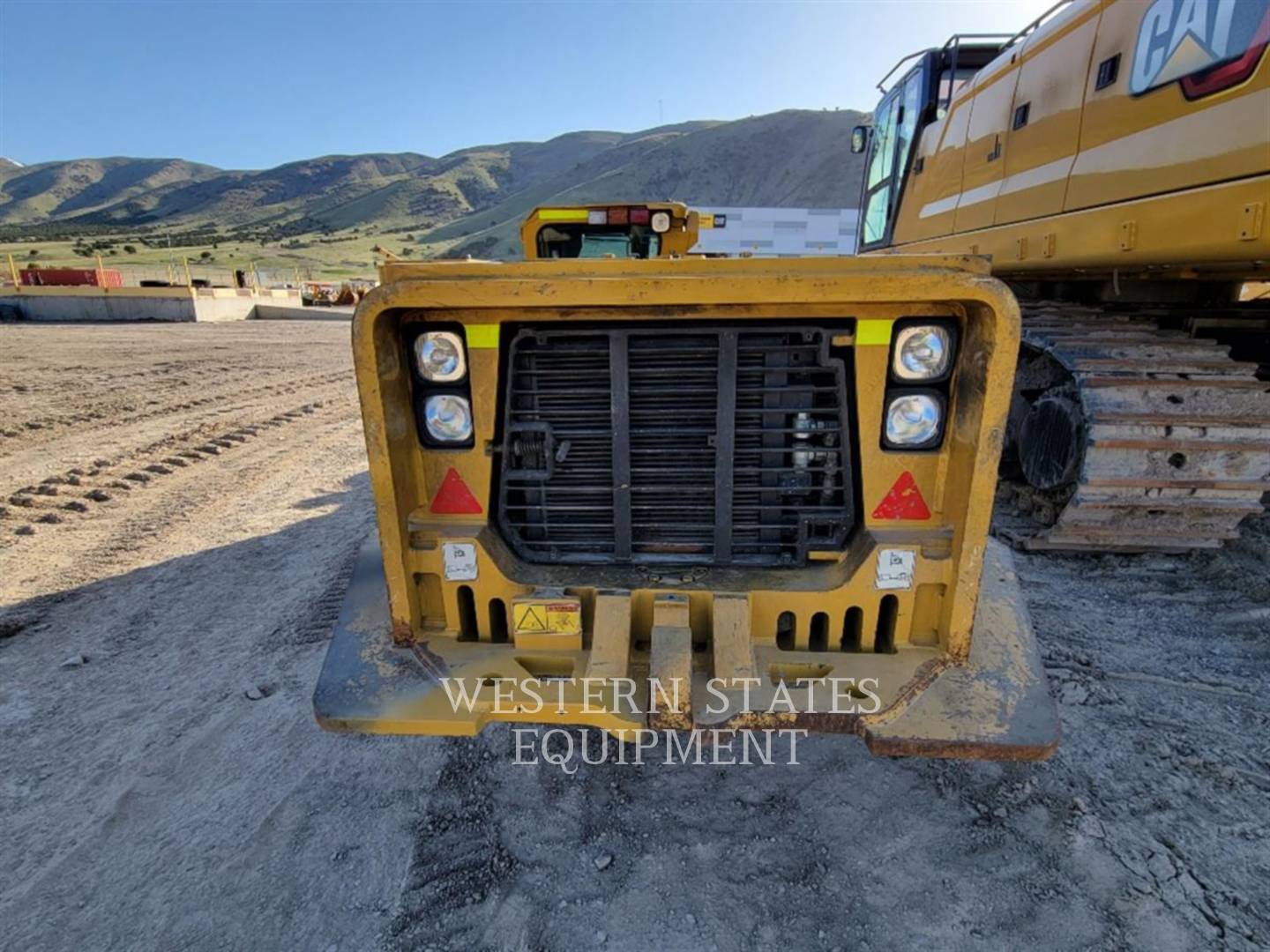 2022 Caterpillar R1300G Loader