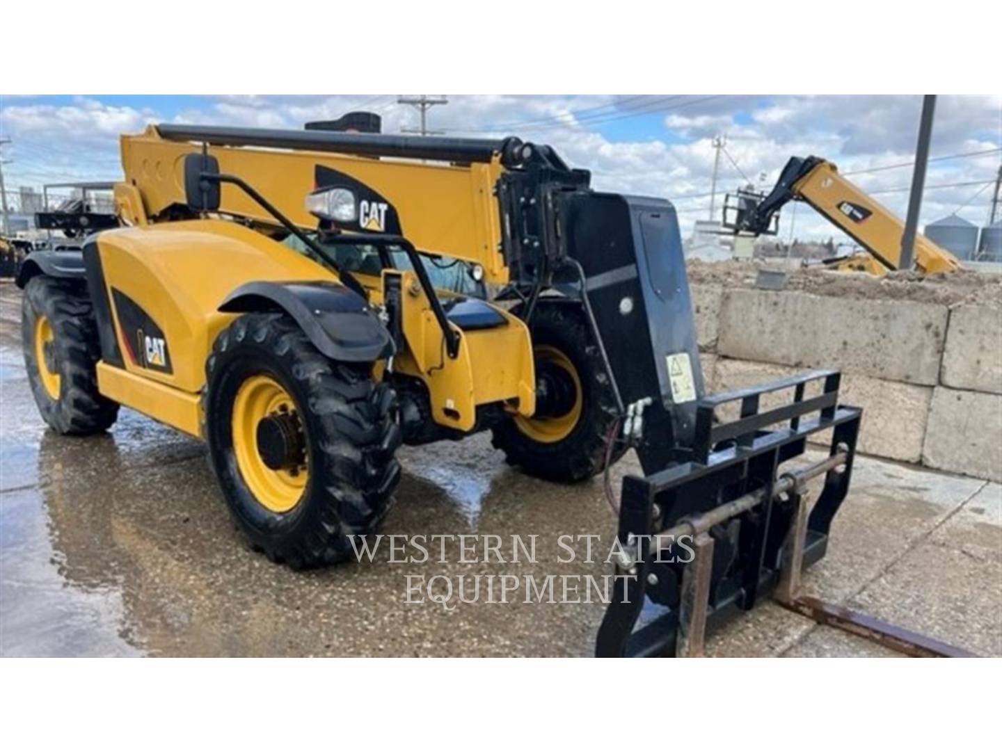 2016 Caterpillar TL943D TeleHandler