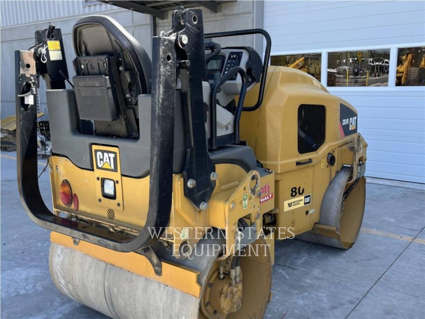 2015 Caterpillar CB24B Vibratory Double